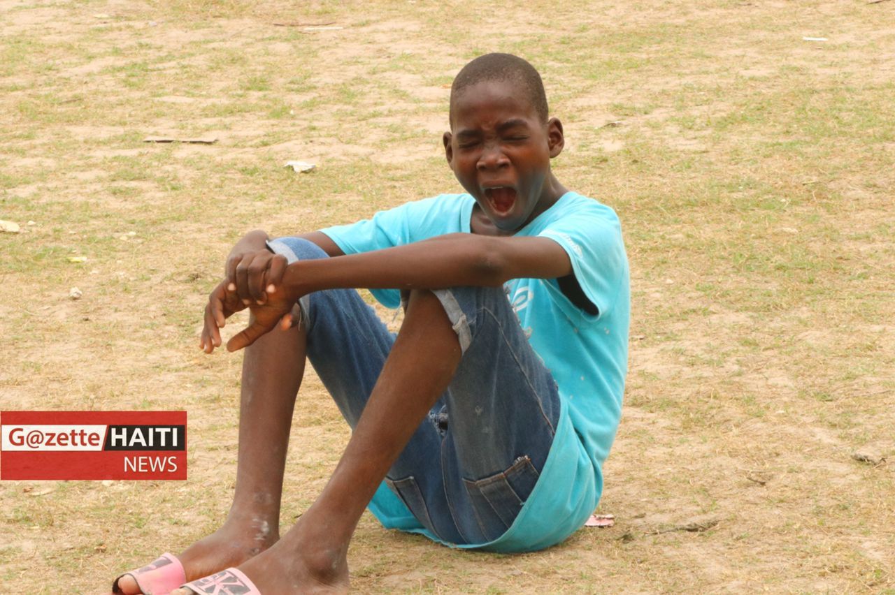 Aux Cayes, sur le terrain Gabion cet adolescent a faim 