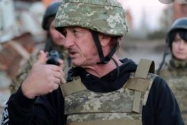 Sean Penn filmé en Ukraine en pleine guerre 